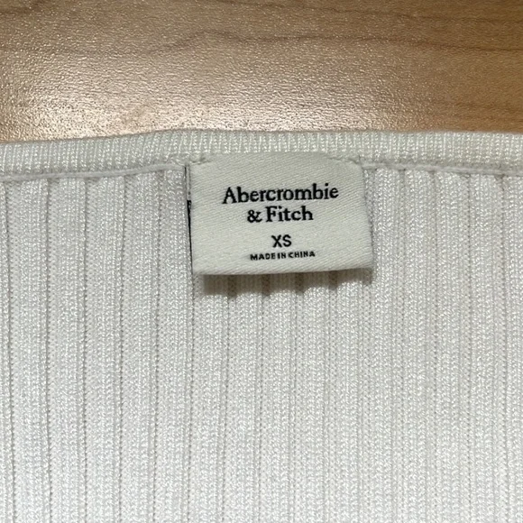 NWOT Abercrombie White Ribbed Front Twist Sweater - Picture 3 of 7